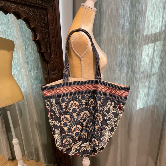 Anthropologie boho tote with beaded embroidery - Picture 8 of 9